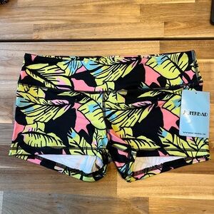 Fleo Shorts Miami Leaf NWT Size L NWT